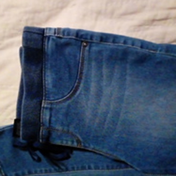 Girls "squeeze" jeans - Picture 2 of 3